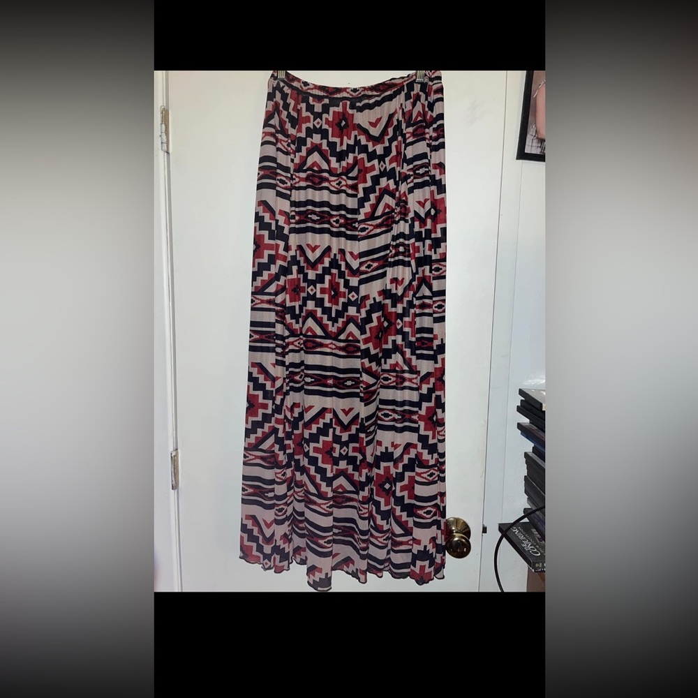 NWT l-xl sterling kreek Maxi Skirt - Red and Black